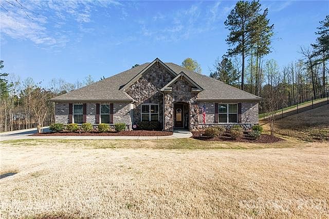 1st image of 134 Abbeville Ln