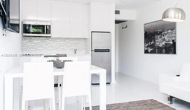 Elisa Condo — Photo 3