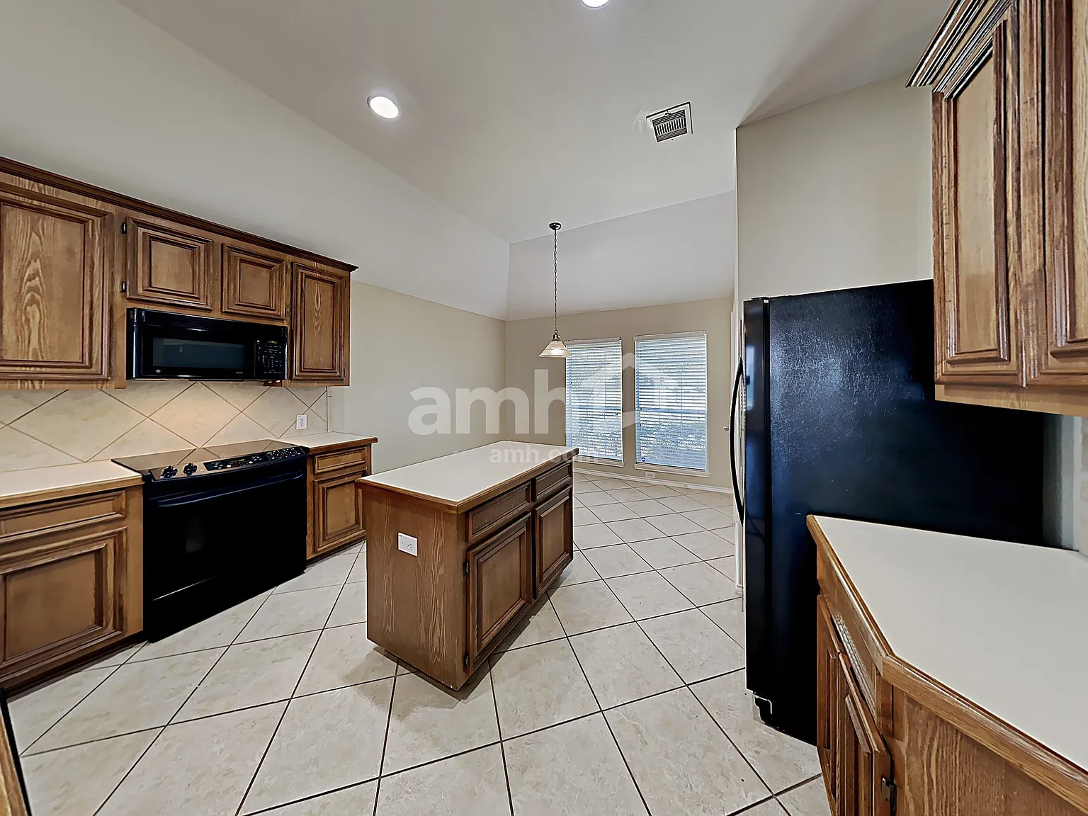 3 bed, 2.0 bath, 1785 sqft, $2,290 — Photo 4