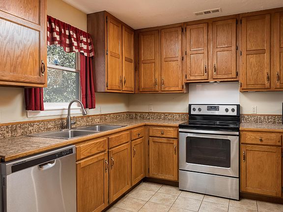 3rd image of 483 Chestuee Rd Unit 18