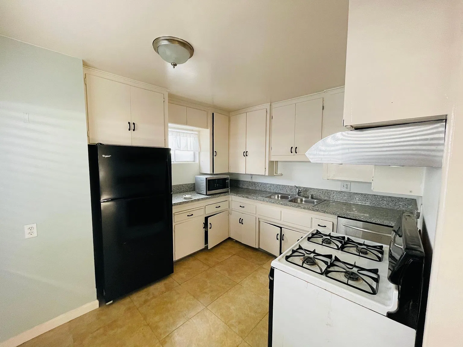 4560 Utah St — Photo 3