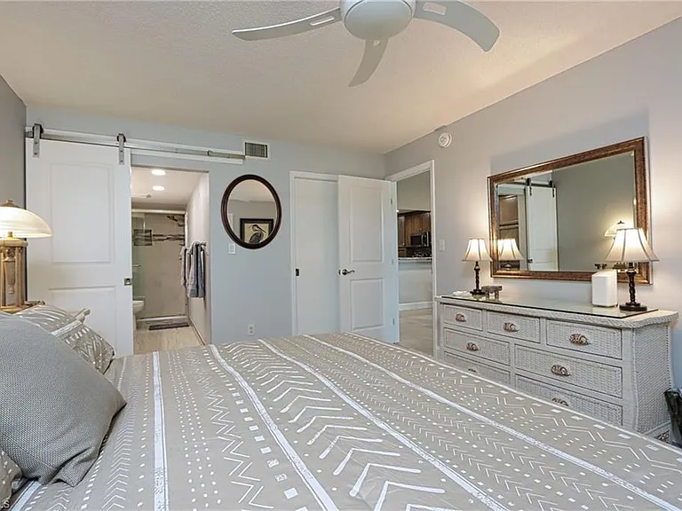 4200 Belair Ln #114 — Photo 9