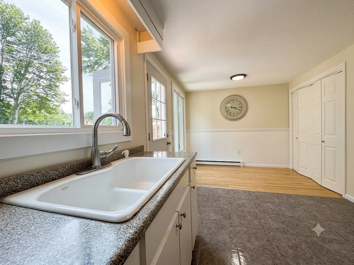 2 bed, 1000 sqft, $2,600 — Photo 4