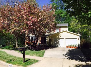 8108 Rolling Knoll Ct, Springfield, VA 22153