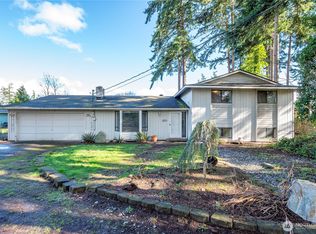 716 Heller Rd, Oak Harbor, WA