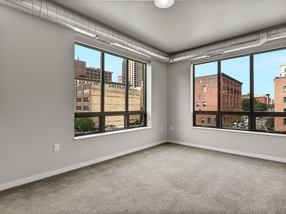 Building Photo 5