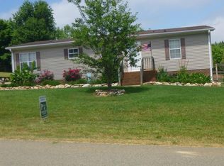 141 Plantation Dr, Lexington, NC 27292