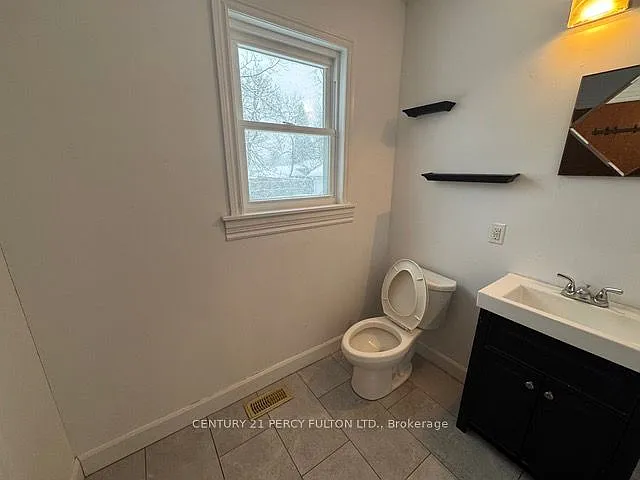 71 Prince Of Wales Dr #MAIN — Photo 11
