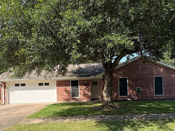 1419 Avenue C, Danbury, TX 77534