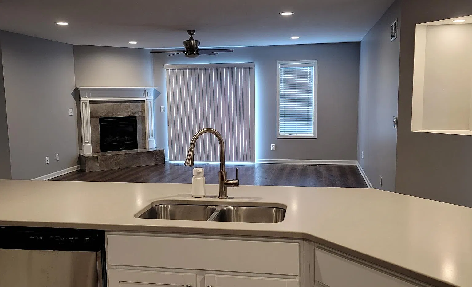 3 bed, 1700 sqft, $2,100 — Photo 2
