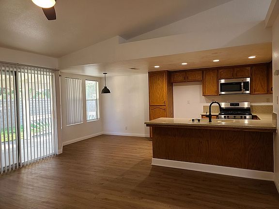 Kitchen/Breakfast Nook