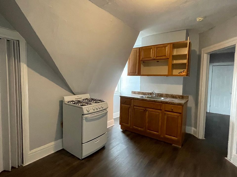 1st image of 207 S 11th St Floor 1