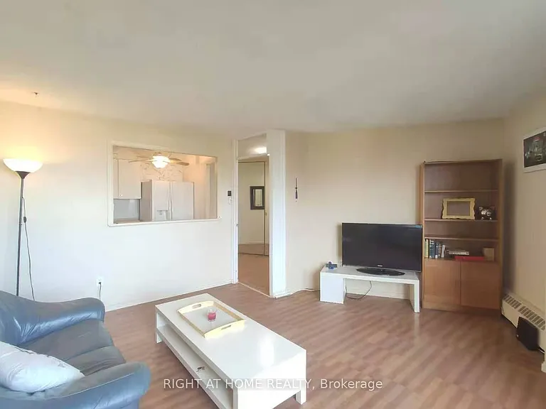 20 Chesterton Dr #501 — Photo 3