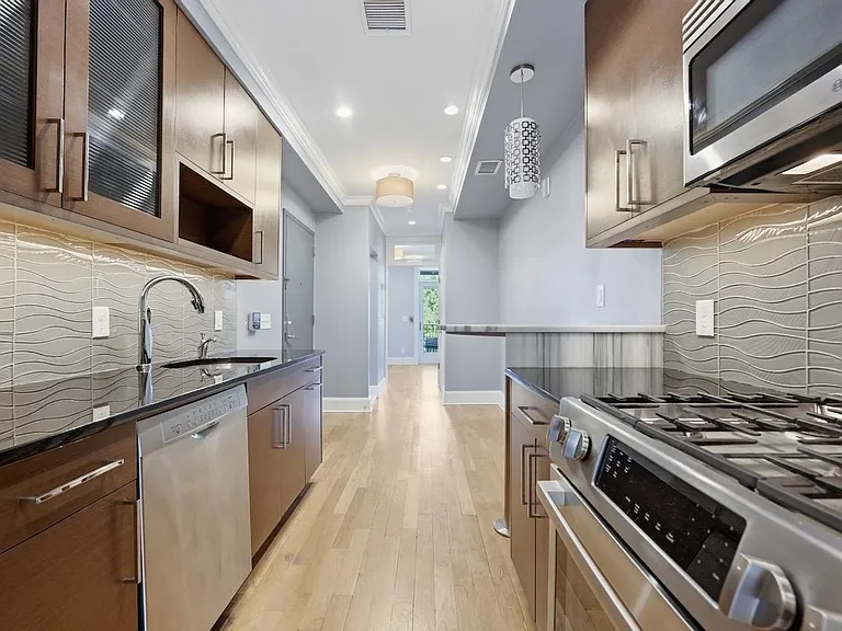 604 Adams St #4 — Photo 7