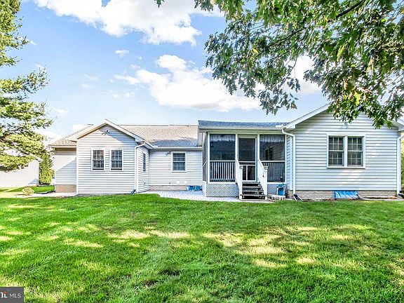 4th image of 72 Smokebox Cir