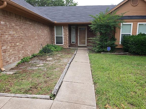 2nd image of 1515 Glenwillow Dr