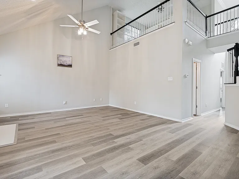 6137 Pebble Creek Dr — Photo 5