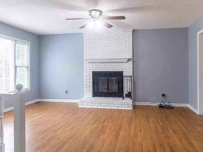 725 E Cardinal Dr — Photo 13