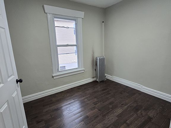 3rd image of 51-53 Saint James Pl #H2