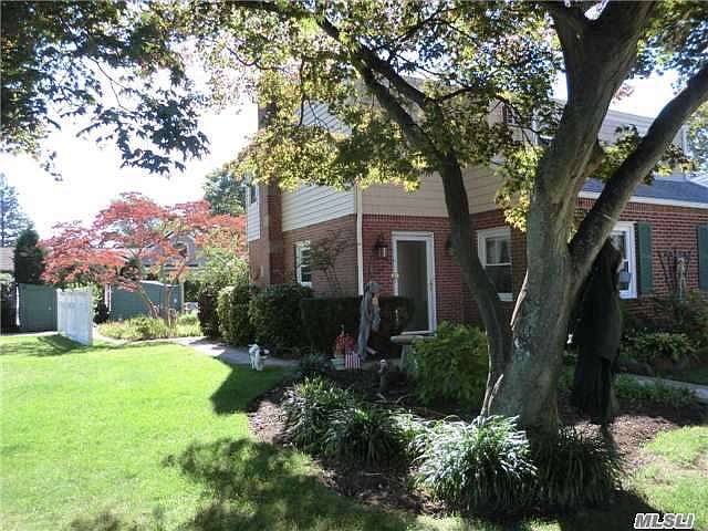 1st image of 264 N Elm St