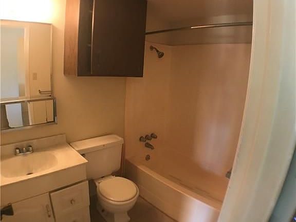 5th image of 630 Maiden Ln APT I