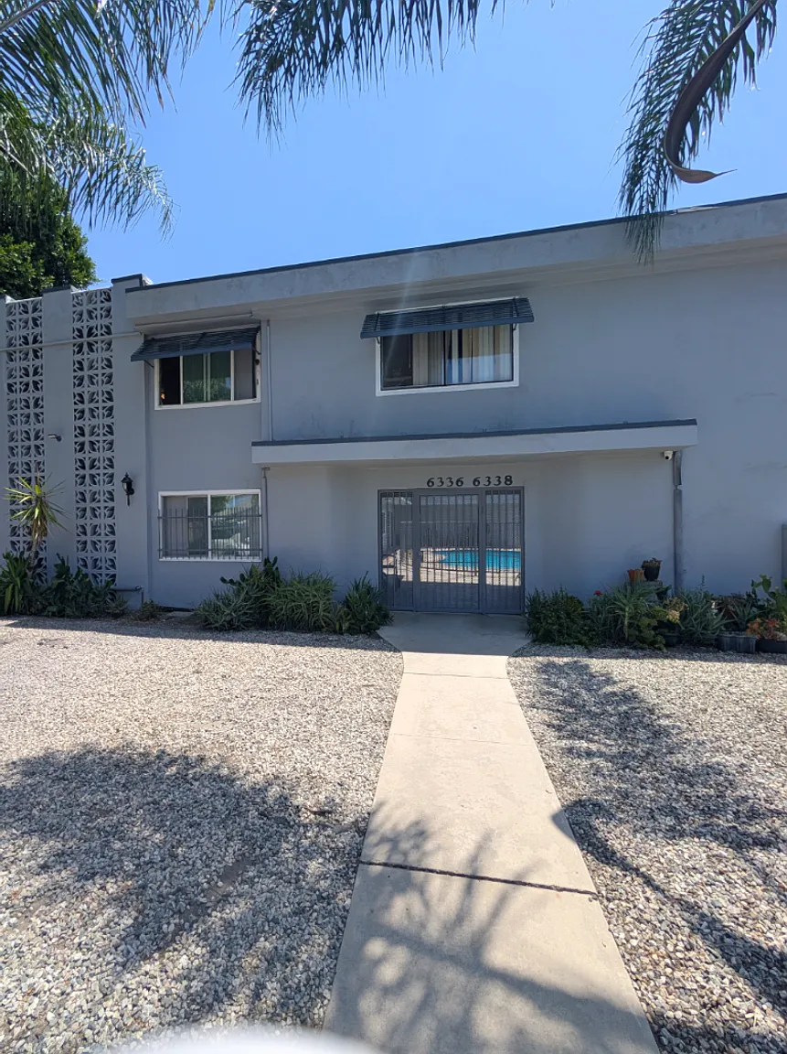 6336 TUJUNGA AVE. — Photo 3
