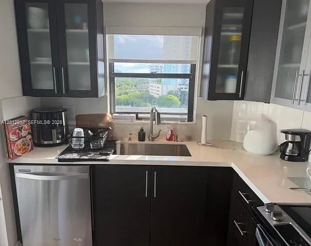 2333 Brickell Ave #812 — Photo 32