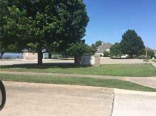 356 Leeward Cir, Azle, TX 76020