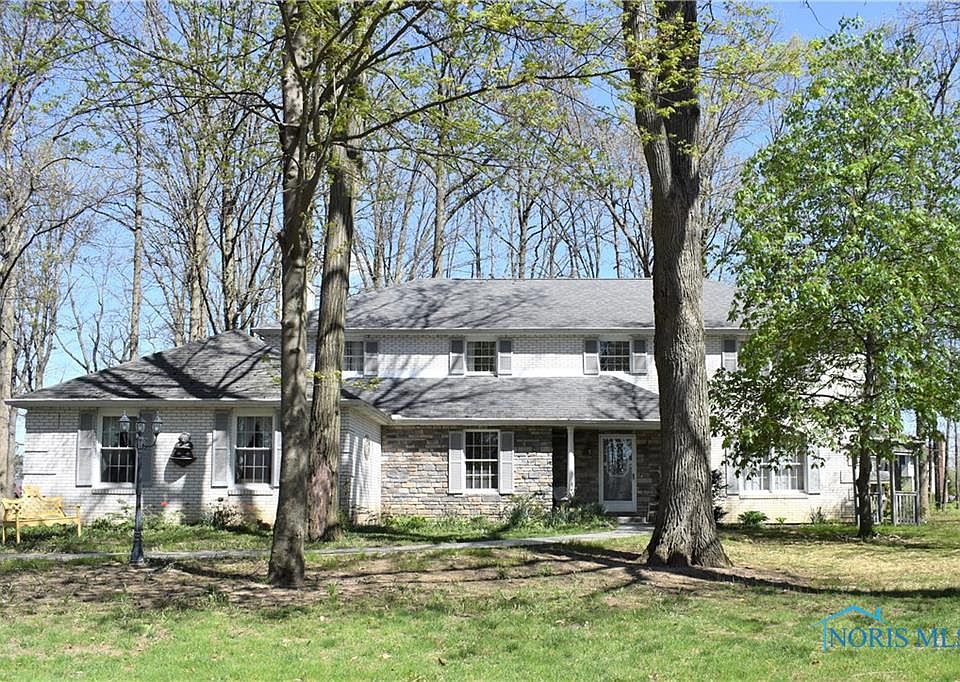 1st image of 2420 Foxwood Dr