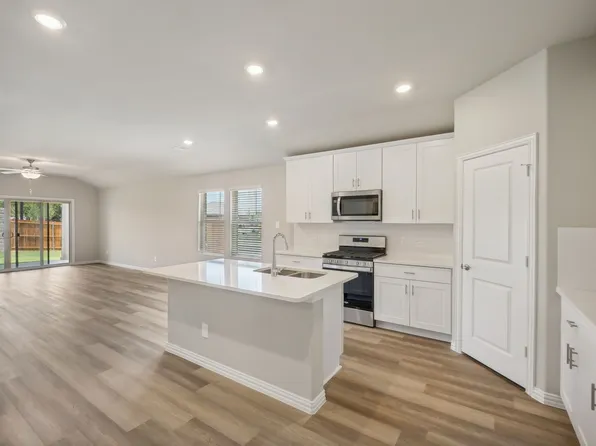 1010 Edgehurst Dr, McKinney, TX 75071