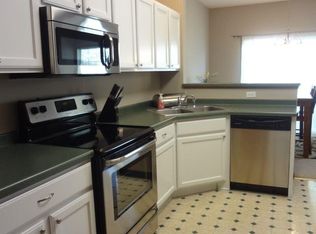 1471 Yorkshire Ln, Shakopee, MN 55379