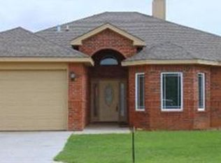 611 N 8th St, Wolfforth, TX 79382