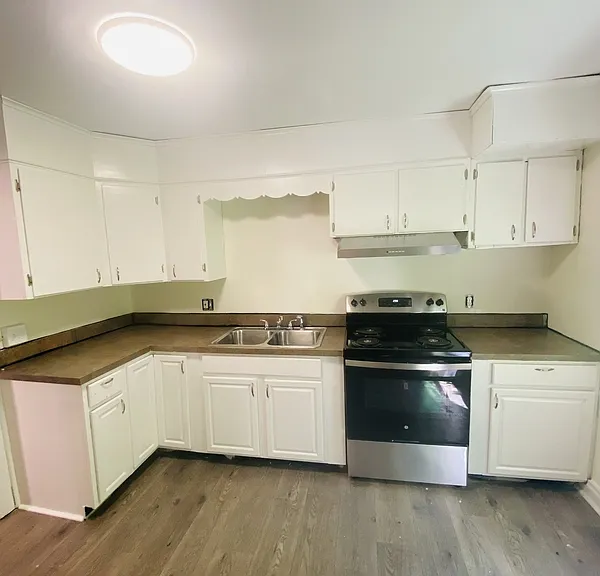 144 W Jackson St #A — Photo 15