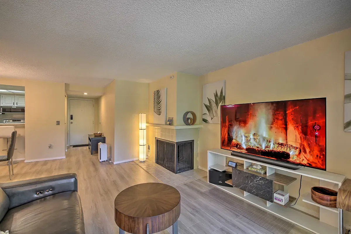 611 SW 5th Ct — Photo 1