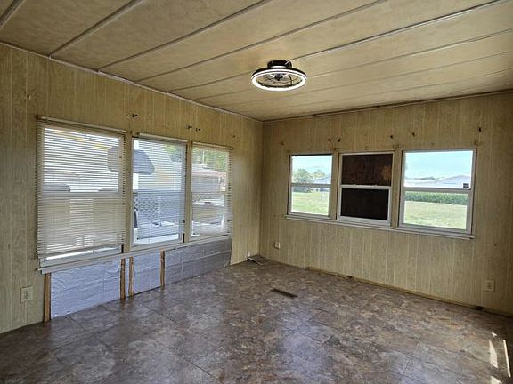 3rd image of 5611 Bayshore Rd #20