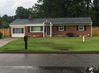 313 Sparrow Rd, Chesapeake, VA 23325