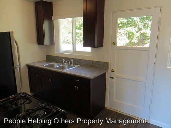 5th image of 2107 Worden St