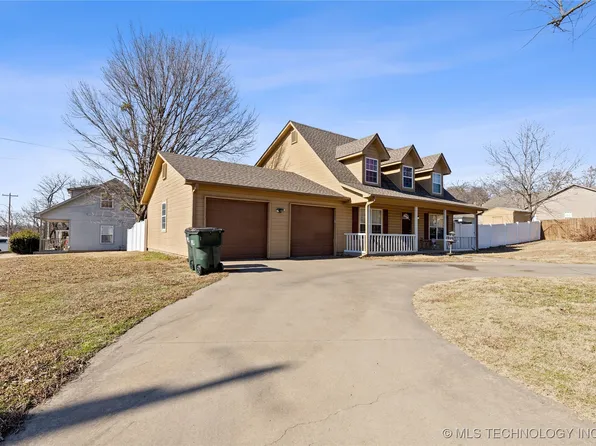 805 W Bryan Ave, Sapulpa, OK 74066