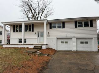 1680 N Oakcrest Ave, Decatur, IL 62526