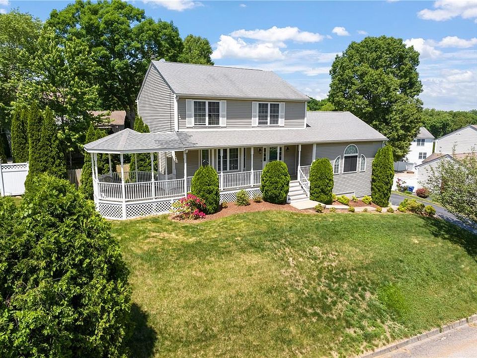 10 Gilcrest Dr, West Warwick, RI 02893 Zillow