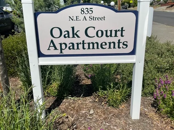 835 NE A St, Grants Pass, OR