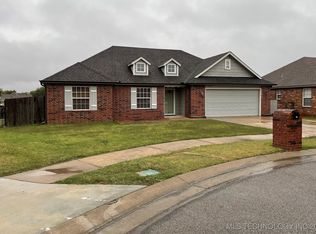 2100 S Haynie Ct, Skiatook, OK 74070
