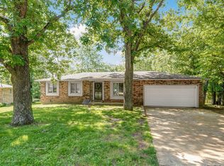 963 S Mission Cir, Springfield, MO 65809