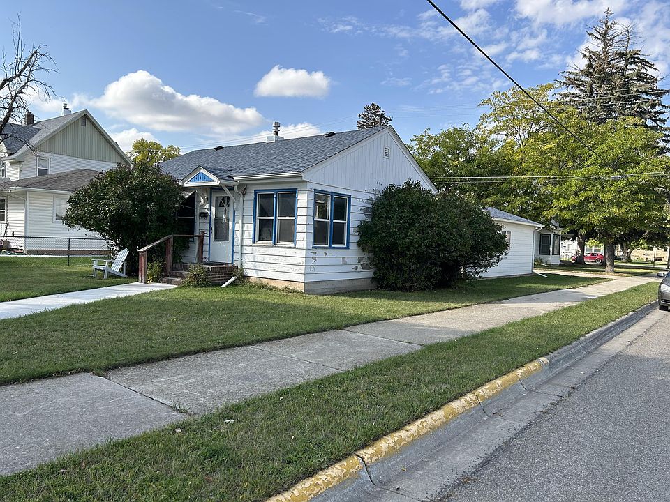 402 W Montana St, Lewistown, MT 59457 Zillow