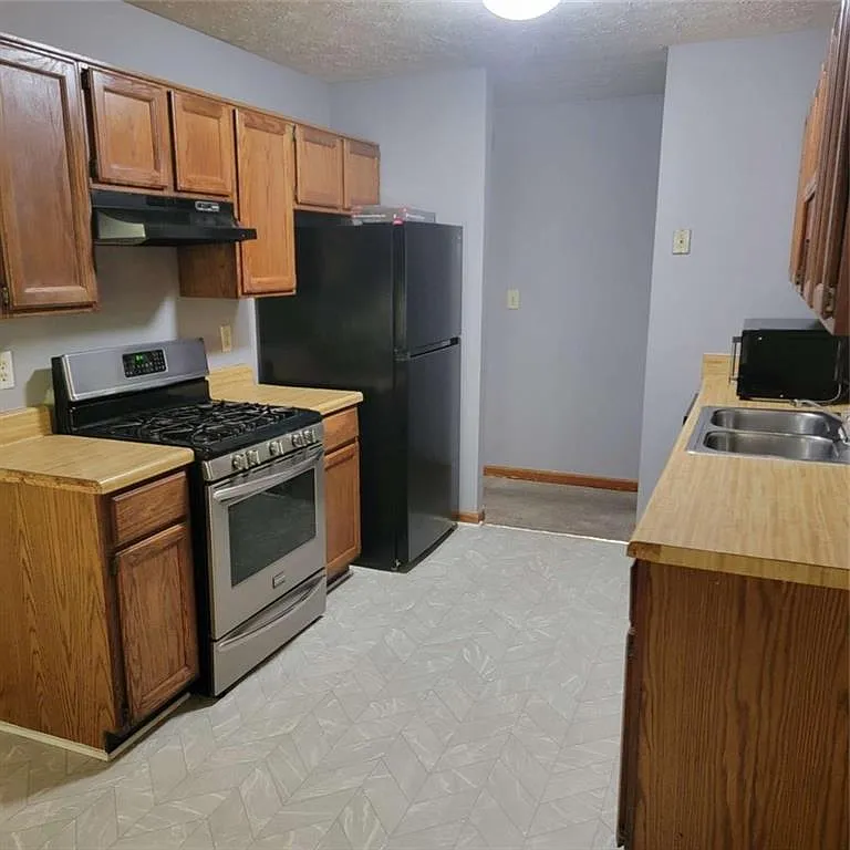 3 bed, 2.0 bath, 1578 sqft, $1,995 — Photo 4