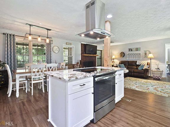 4th image of 1388 Azalea Dr