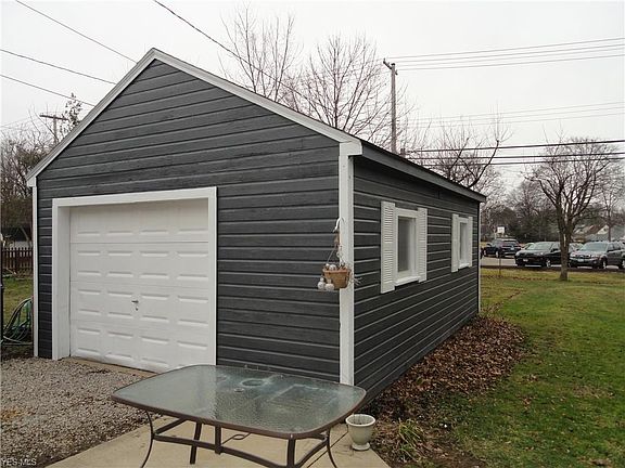 2nd image of 1275 Myrtle Ave