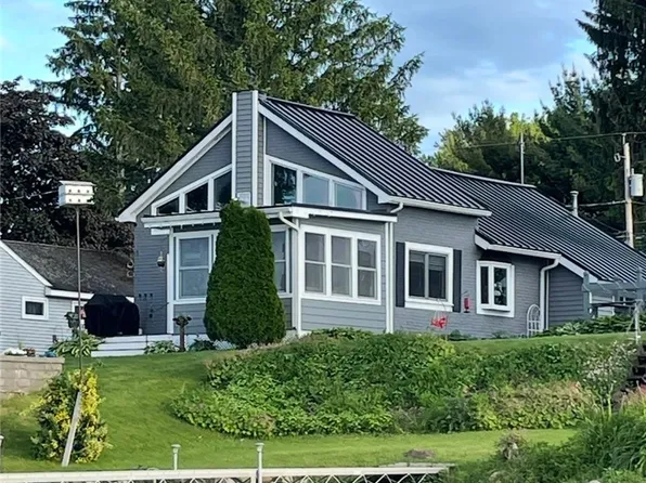 1383 Lestina Beach Rd, Bridgeport, NY 13030