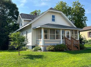 722 E Cook St, Portage, WI 53901