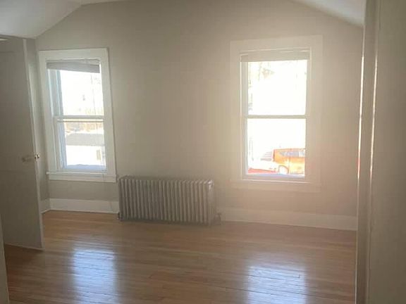 3rd image of 415 John St